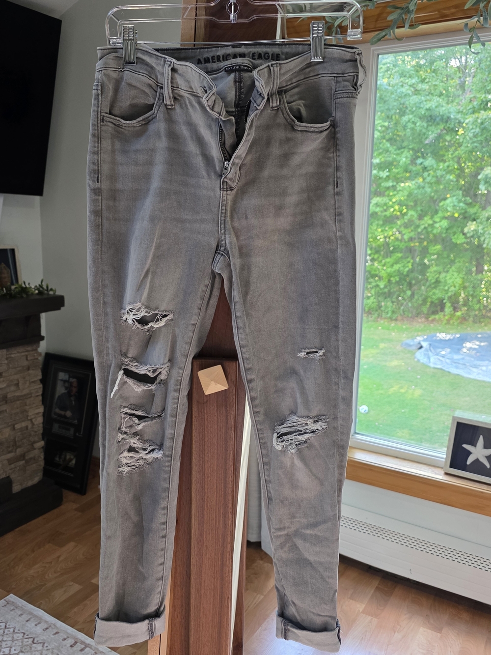 American Eagle Outfitters Gray Distressed Skinny Jeans
